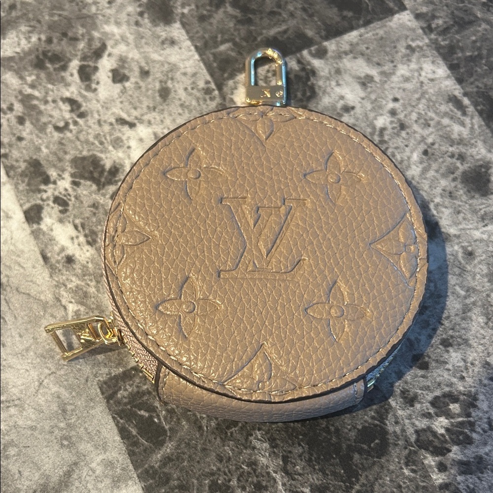 Louis Vuitton Round Coin Pouch/ Eyeshadow Pouch